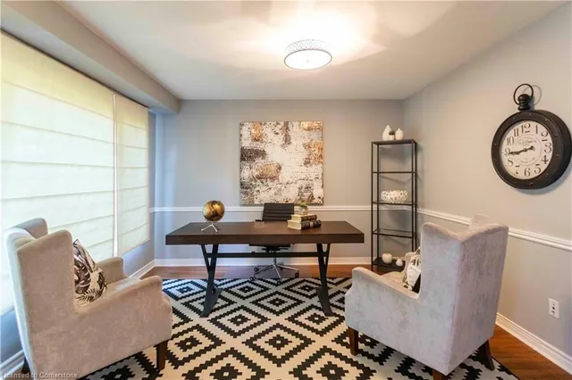 Additional image 5 of 2150 Elmhurst Ave