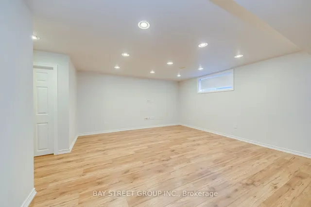 Additional image 37 of 1277 Craigleith Rd