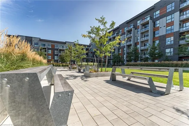 Additional image 34 of 95 Dundas Street West St Unit 310