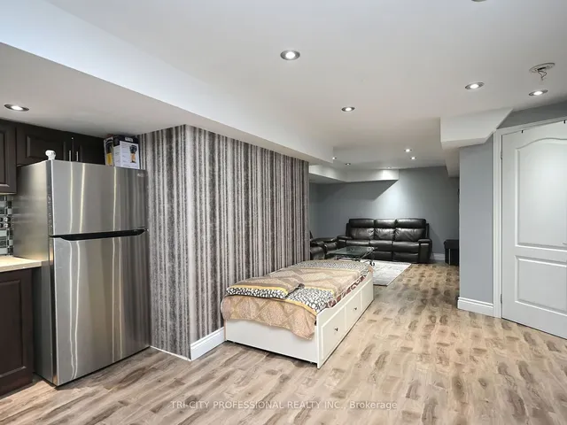 Additional image 33 of 112 Stoneylake Ave