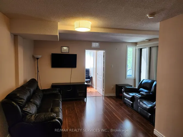 Additional image 10 of 7405 Goreway Dr Unit 212