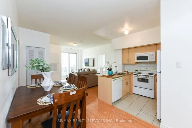 Additional image 11 of 7405 Goreway Dr Unit 716