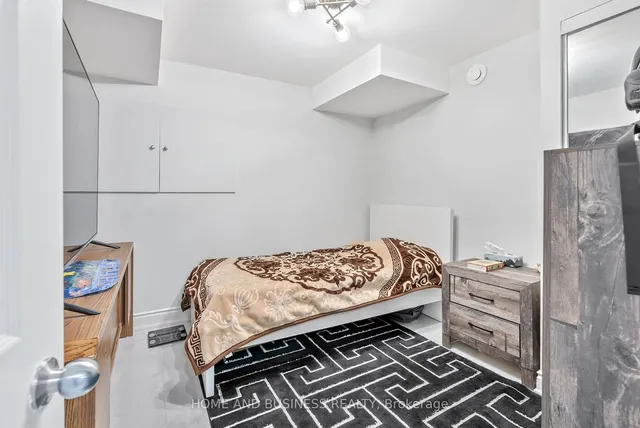 Additional image 36 of 5851 O'meara St