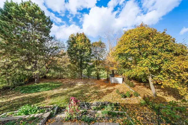 Additional image 24 of 66 Lloydminster Cres