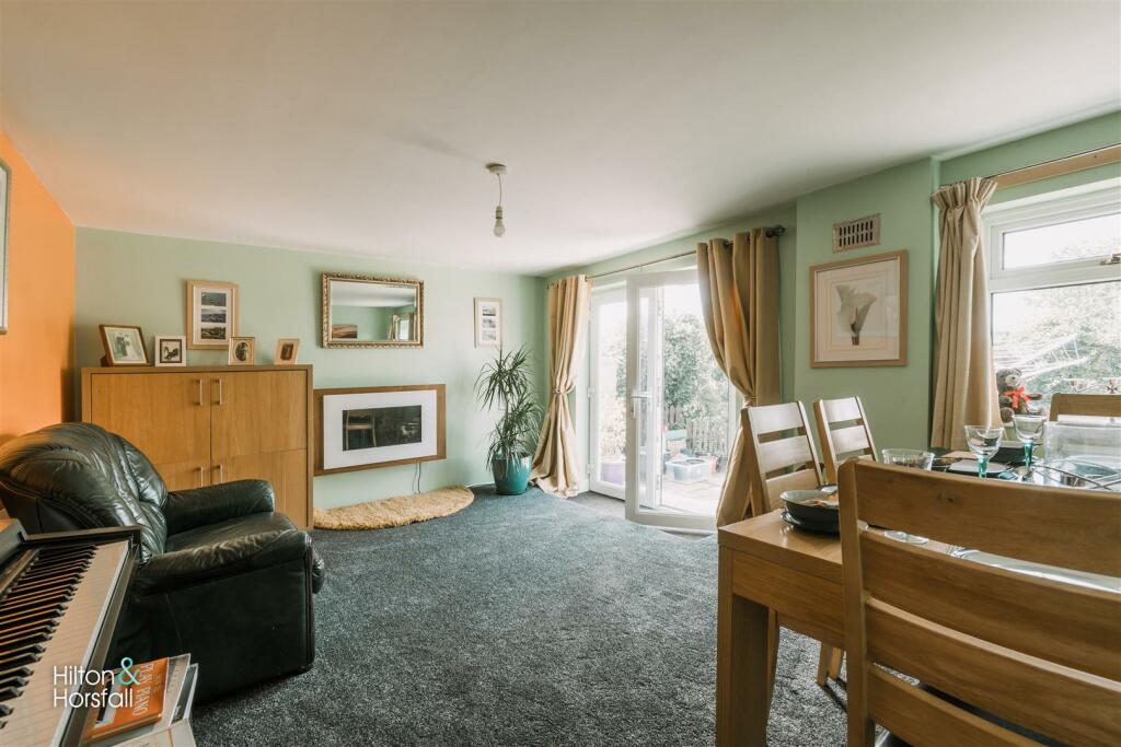 Additional image 5 of Hoarstones Avenue, Fence