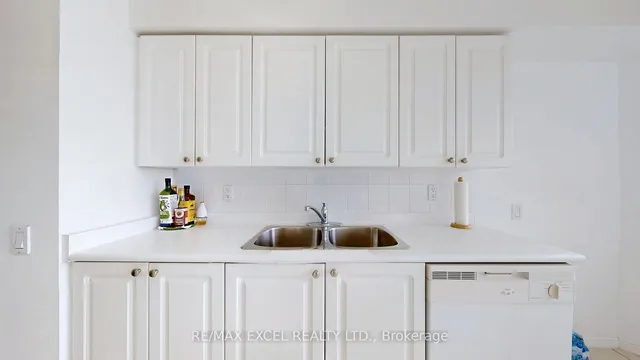 Additional image 11 of 35 Finch Ave Unit 1009