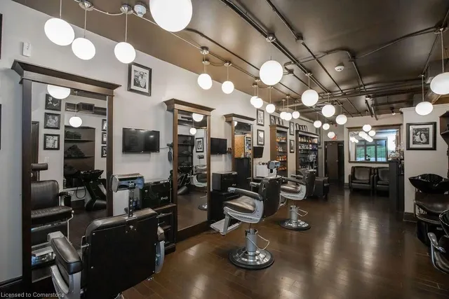 Additional image 5 of 2082 Pine St