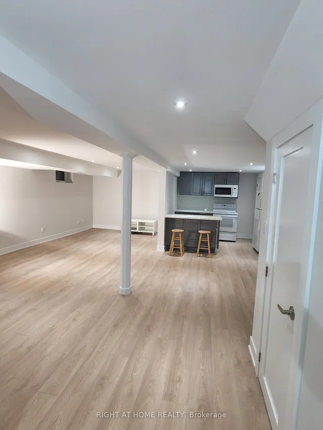 Additional image 25 of 32 Del Ria Dr