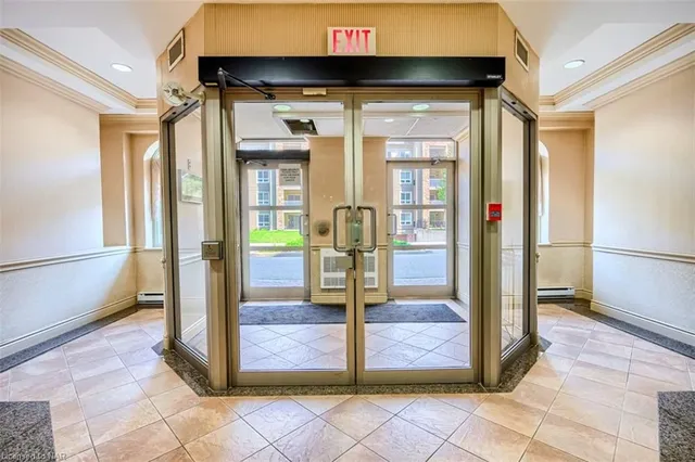 Additional image 37 of 7 Dayspring Cir Unit 102