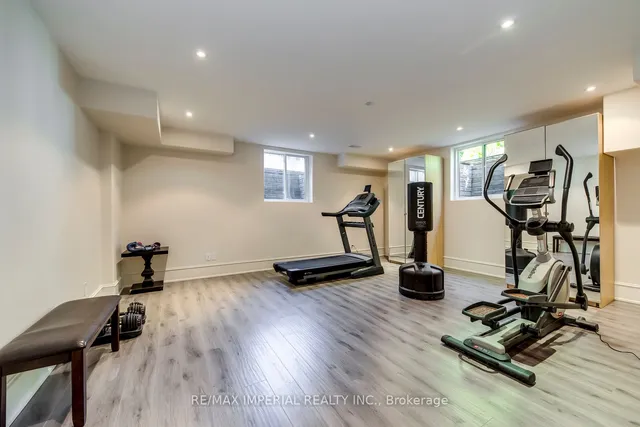 Additional image 33 of 1052 Melvin Ave