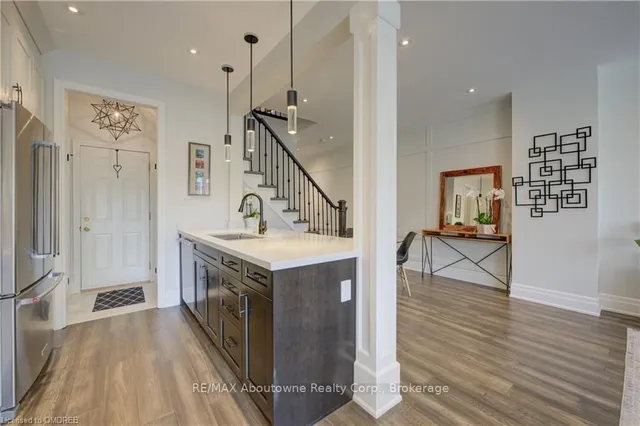 Additional image 5 of 300 RAVINEVIEW Way Unit 36