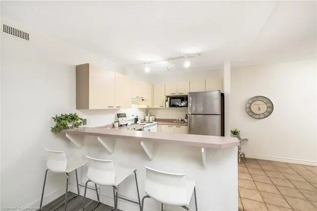 Additional image 6 of 2030 Cleaver Ave Unit 212