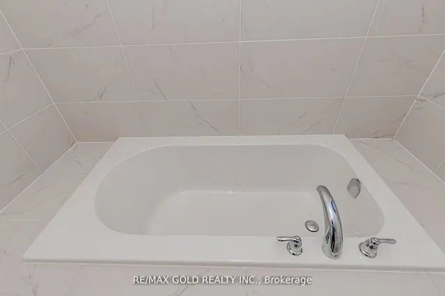 Additional image 19 of 3485 Fourth Line