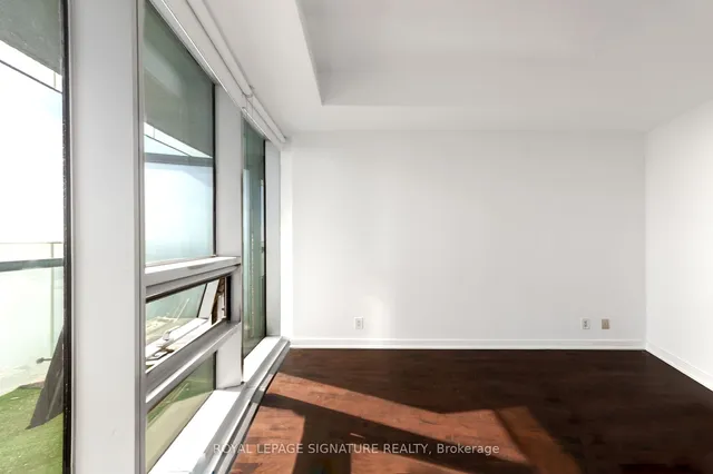 Additional image 31 of 12 York St Unit 4202