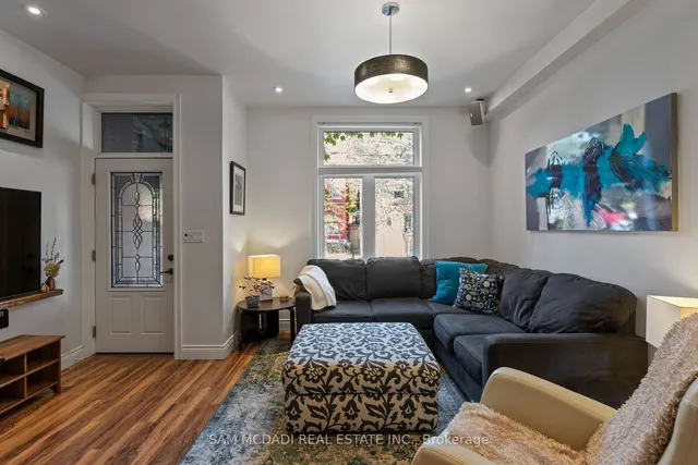 Additional image 4 of 951 Dundas St