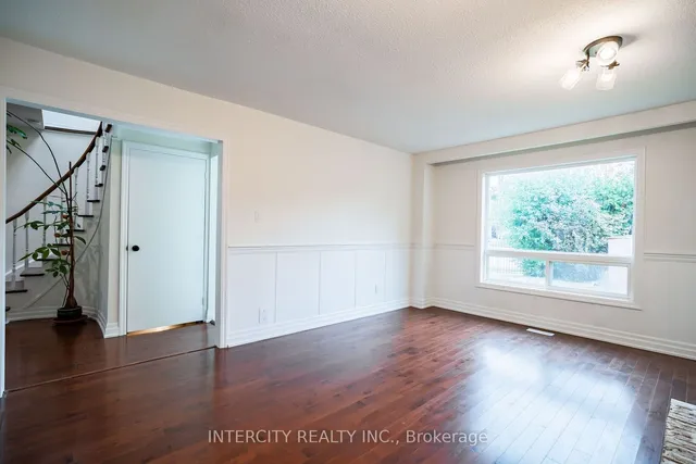 Additional image 9 of 49 Farmhill Crt