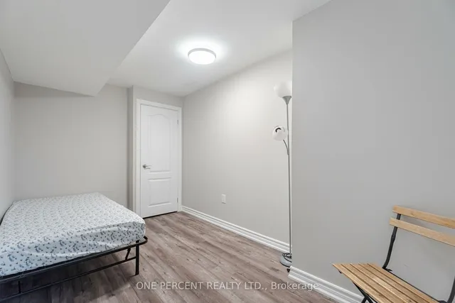 Additional image 34 of 28 Lady Evelyn Cres