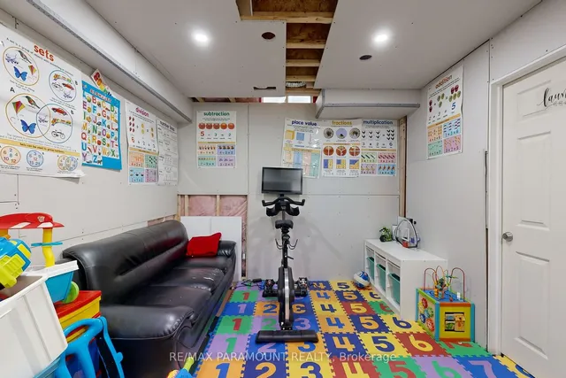 Additional image 33 of 15 Autumnwood Ave