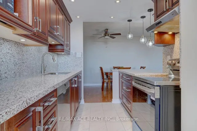 Additional image 18 of 3 Lisa St Unit 1401