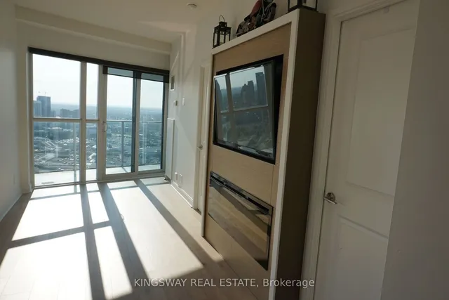 Additional image 30 of 60 Absolute Ave Unit 4004