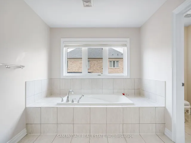 Additional image 23 of 7 Canis St