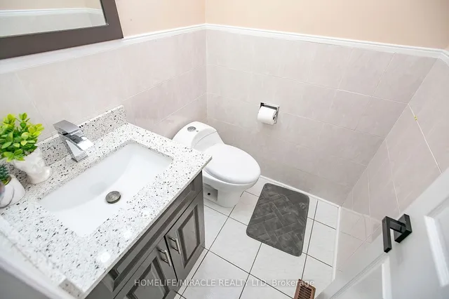 Additional image 17 of 107 Michigan Ave