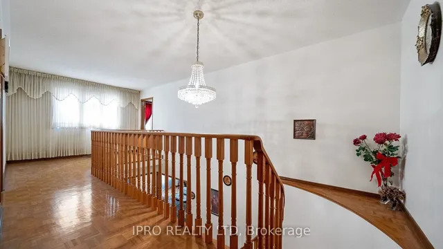 Additional image 31 of 77 flowertown Ave