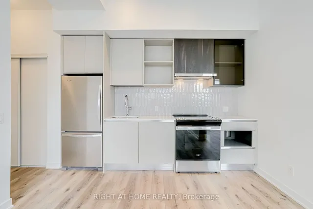 Additional image 14 of 405 Dundas St Unit 215