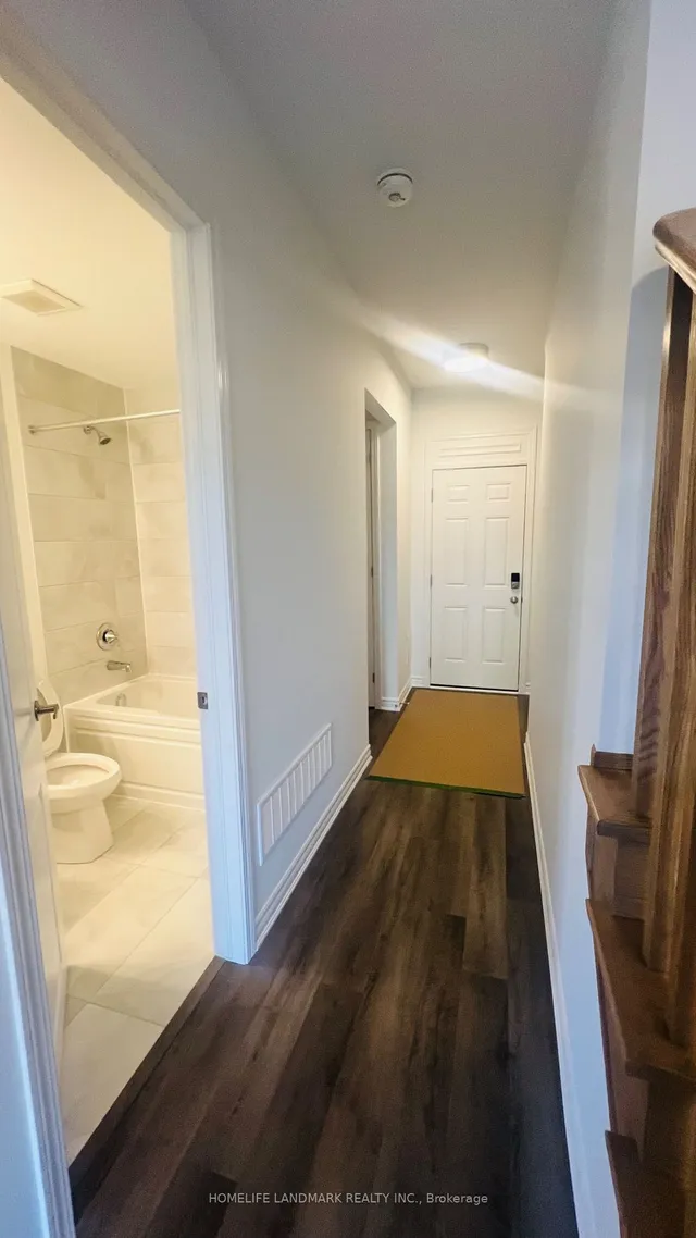 Additional image 7 of 3070 Merrick Rd