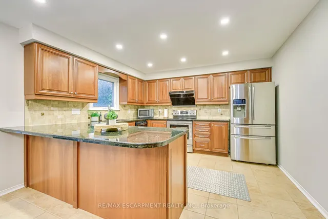 Additional image 10 of 435 March Cres