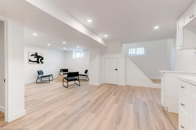 Additional image 32 of 5470 Randolph Cres