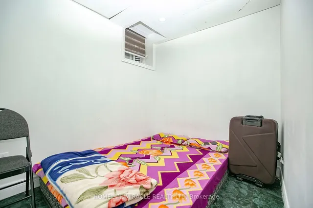 Additional image 34 of 107 Michigan Ave