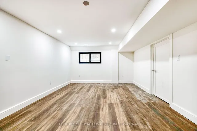 Additional image 34 of 47 Moore St