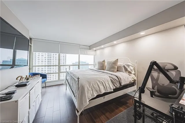 Additional image 17 of 45 Kingsbridge Garden Cir Unit 1502