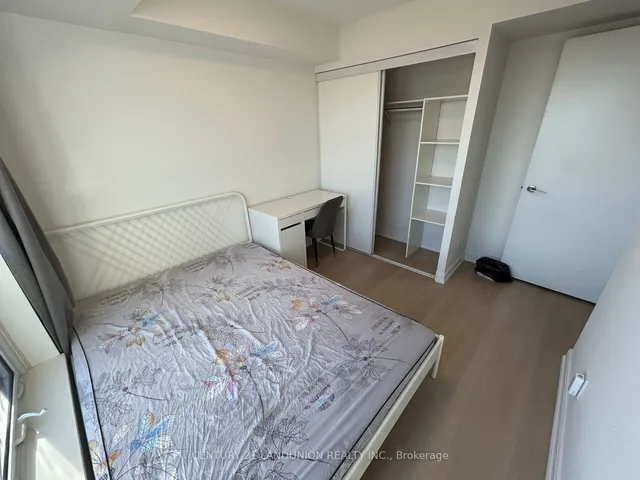 Additional image 5 of 151 Village Green Sq Unit 1401