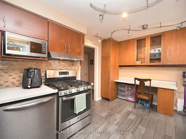 Additional image 10 of 7214 Ridgeland Cres