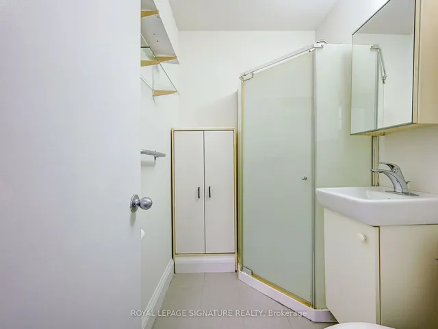 Additional image 31 of 40 Cavell Ave