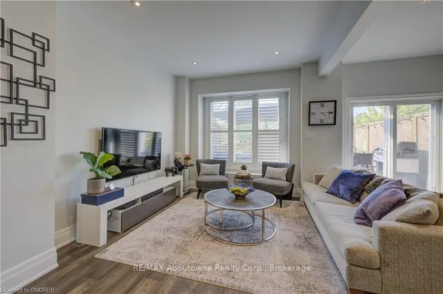 Additional image 15 of 300 RAVINEVIEW Way Unit 36