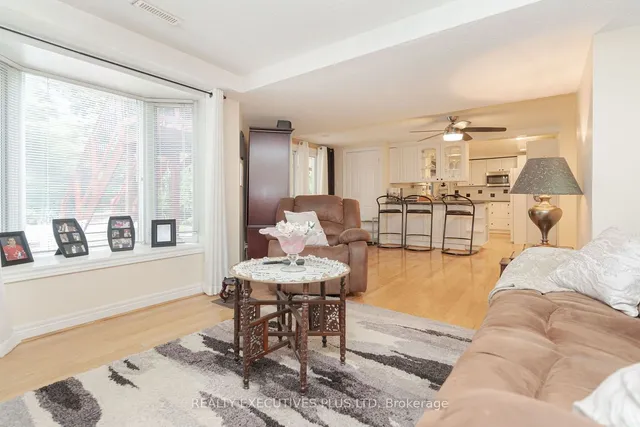 Additional image 24 of 8 Lombardy Cres