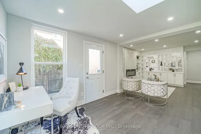Additional image 17 of 36 Pebblehill Sq