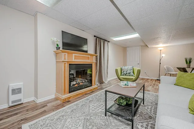 Additional image 23 of 957 Sanford Dr