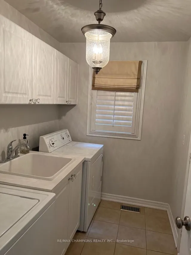 Additional image 7 of 2383 Hilda Dr