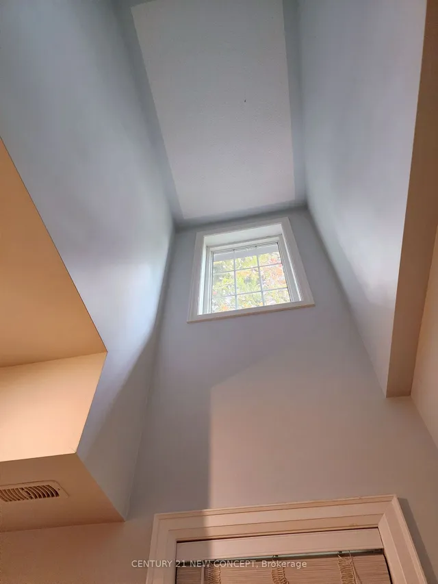 Additional image 13 of 960 Bloor St Unit 206