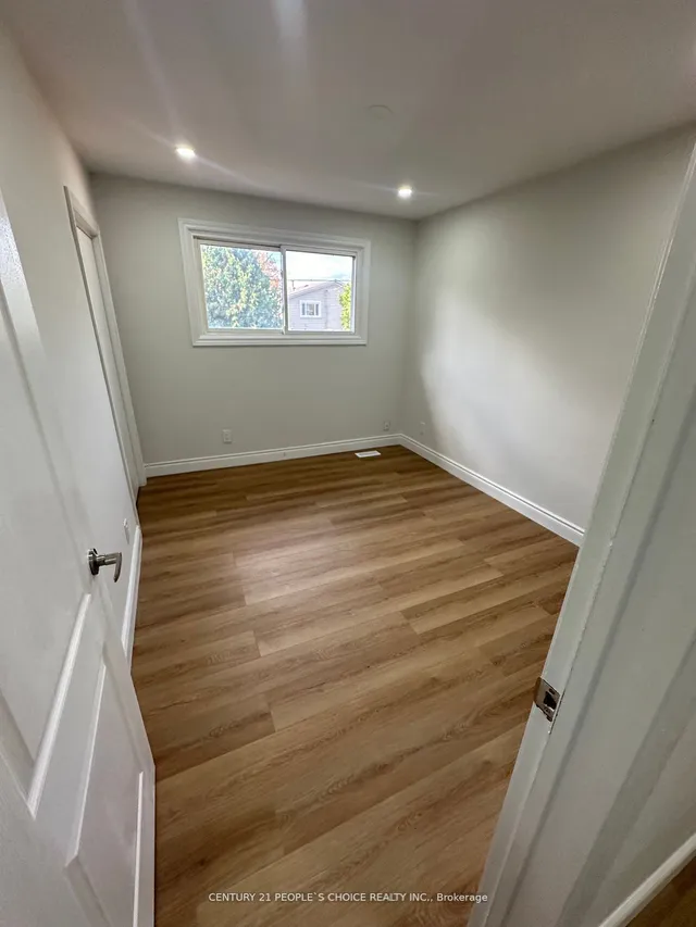 Additional image 7 of 608 Thornwood Ave