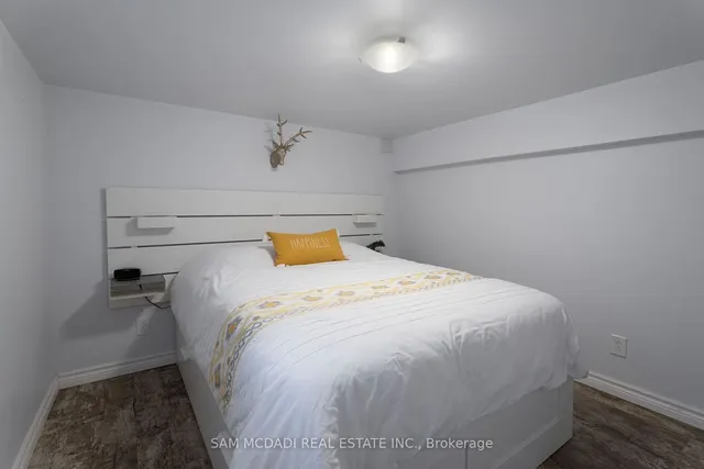 Additional image 30 of 951 Dundas St