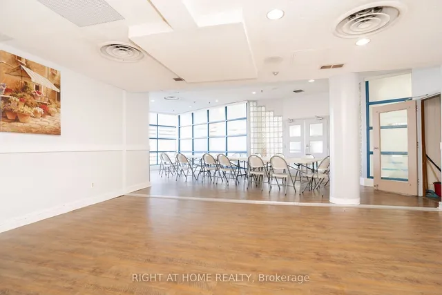 Additional image 39 of 35 Trailwood Dr Unit 513