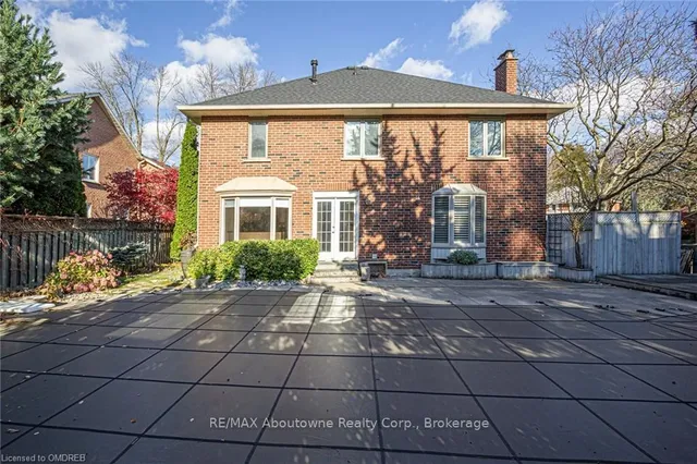 Additional image 32 of 398 BARCLAY Cres