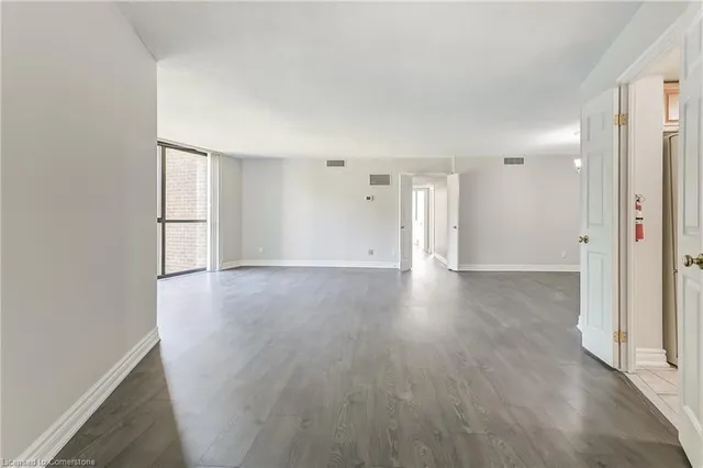 Additional image 5 of 1240 Marlborough Crt Unit 310