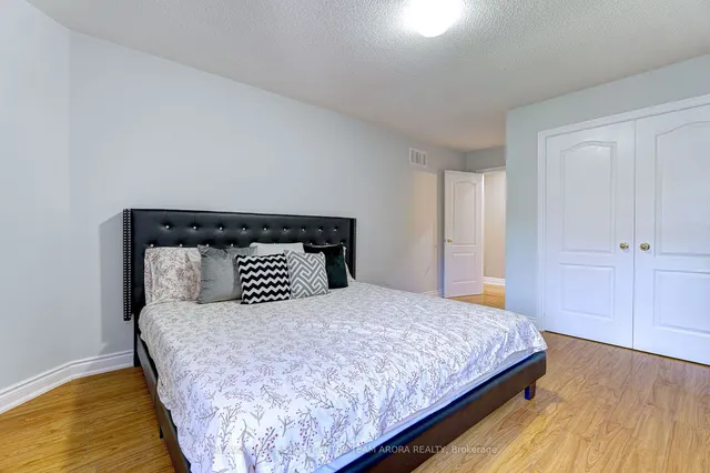 Additional image 24 of 14 River Rock Cres