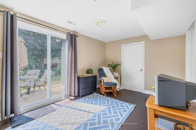 Additional image 17 of 28 Kincaid Crt